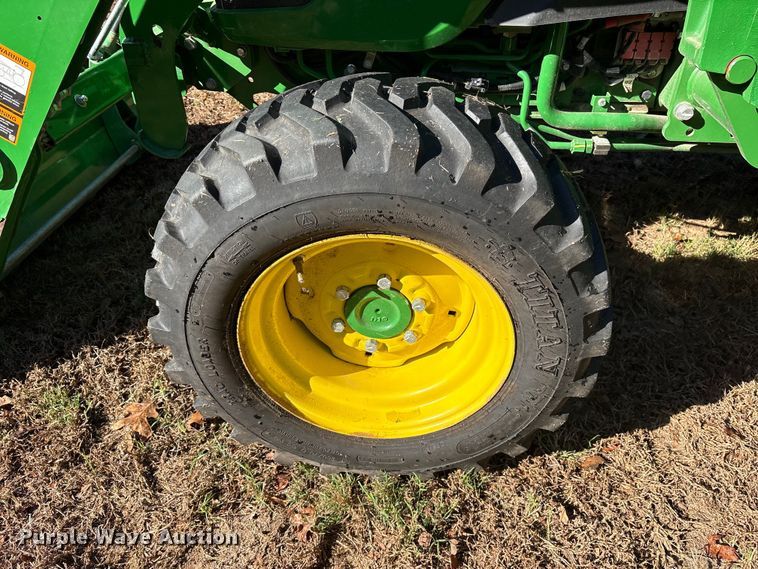 image for item ET7326 2020 John Deere 4044R MFWD tractor