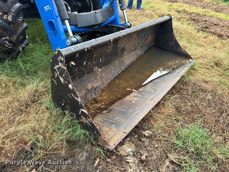 image for item ET7329 2012 New Holland T5060 MFWD tractor