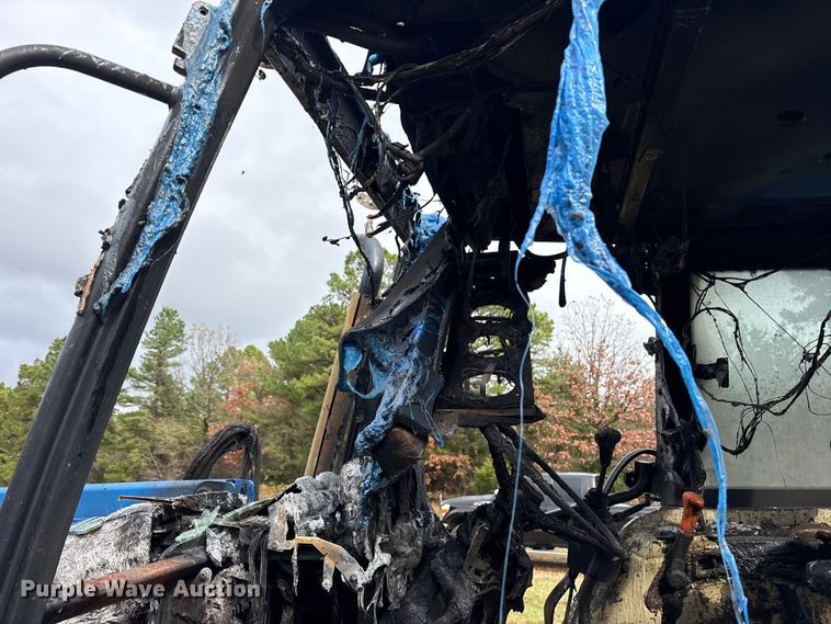 image for item ET7329 2012 New Holland T5060 MFWD tractor