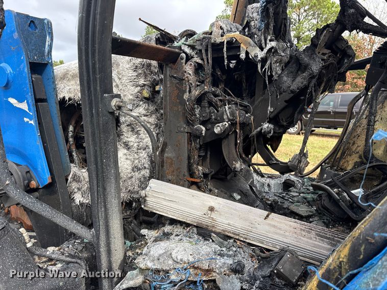 image for item ET7329 2012 New Holland T5060 MFWD tractor