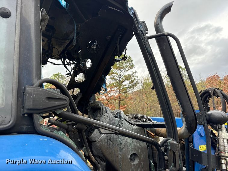 image for item ET7329 2012 New Holland T5060 MFWD tractor