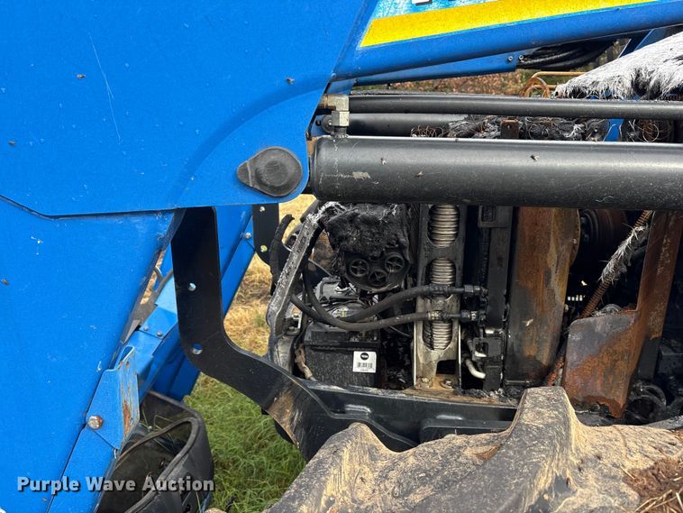 image for item ET7329 2012 New Holland T5060 MFWD tractor