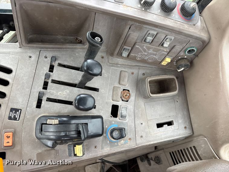 image for item ET7330 2014 John Deere 6140M MFWD tractor