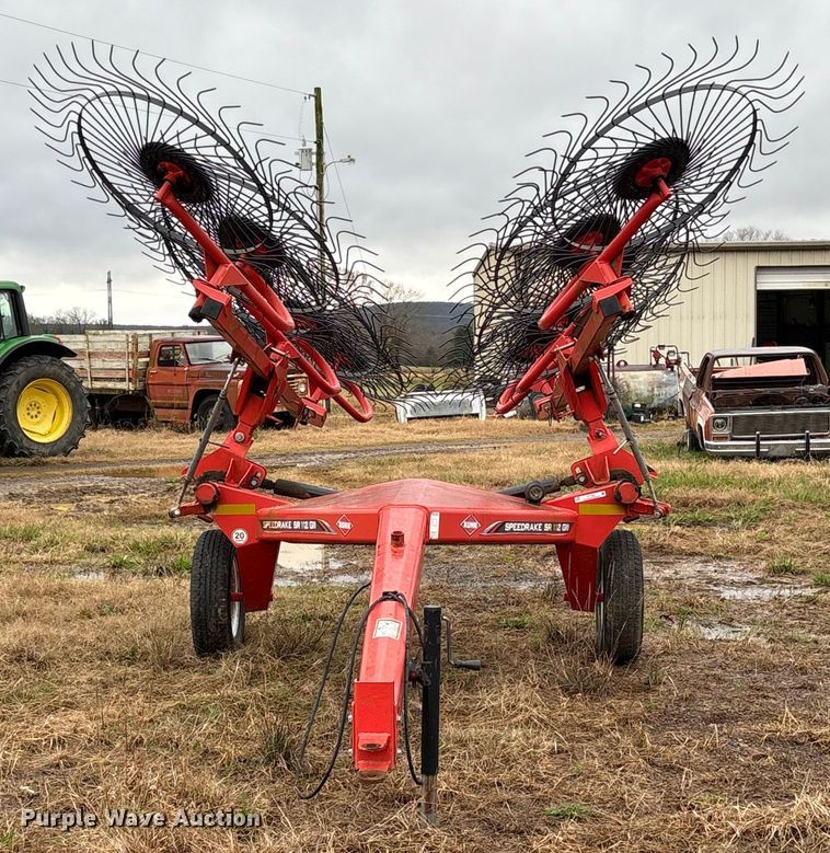 image for item ET7332 Kuhn SR 112 GII hay rake