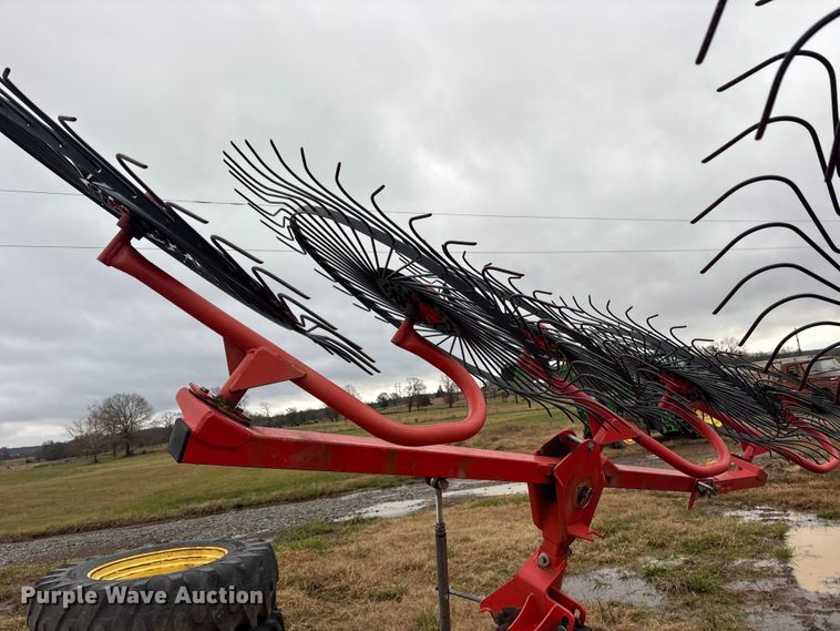 image for item ET7332 Kuhn SR 112 GII hay rake