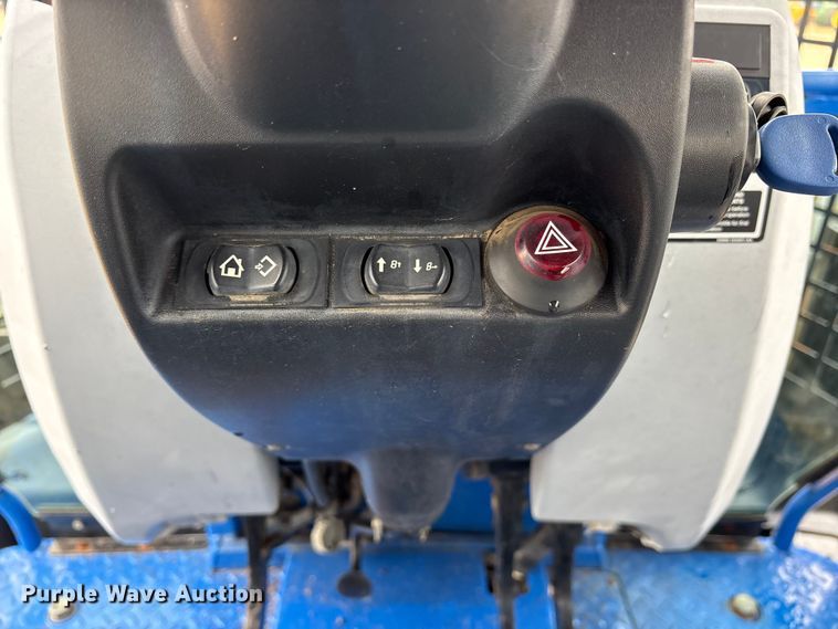 image for item ET7353 2015 New Holland TS6.120 MFWD tractor