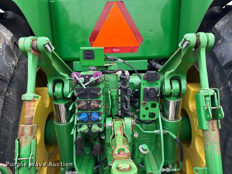 image for item ET7354 2011 John Deere 8335R MFWD tractor