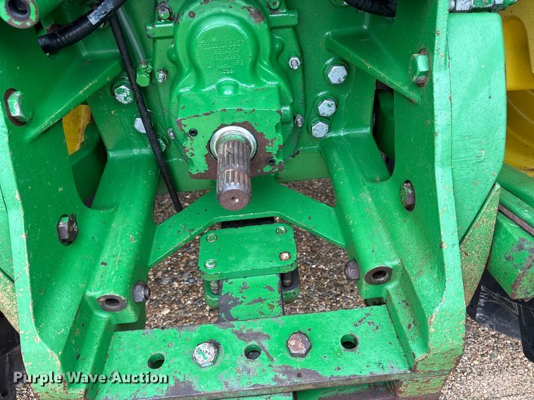 image for item ET7354 2011 John Deere 8335R MFWD tractor