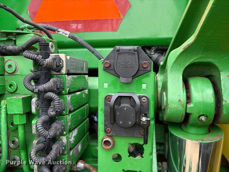 image for item ET7354 2011 John Deere 8335R MFWD tractor