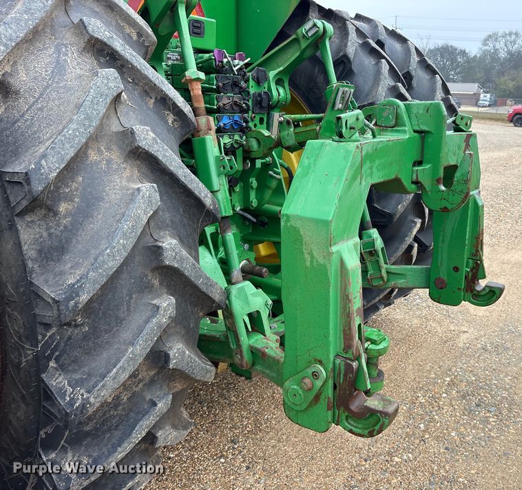 image for item ET7354 2011 John Deere 8335R MFWD tractor