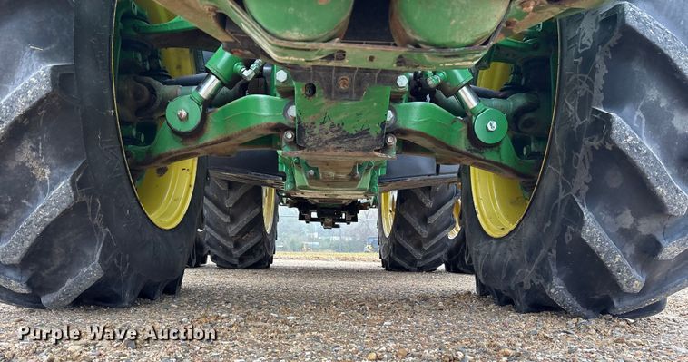 image for item ET7354 2011 John Deere 8335R MFWD tractor