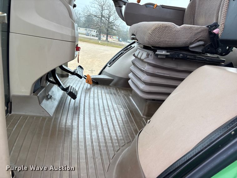 image for item ET7354 2011 John Deere 8335R MFWD tractor