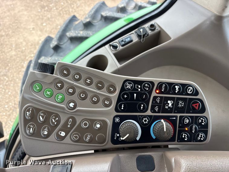 image for item ET7354 2011 John Deere 8335R MFWD tractor