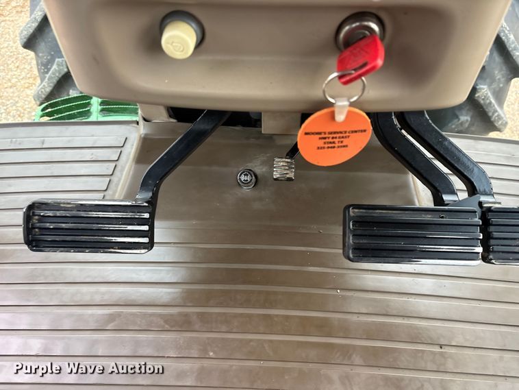 image for item ET7354 2011 John Deere 8335R MFWD tractor