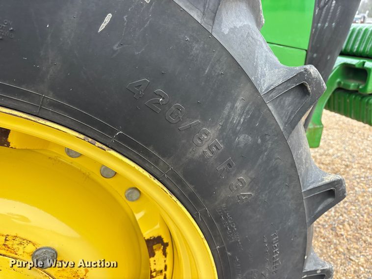 image for item ET7354 2011 John Deere 8335R MFWD tractor