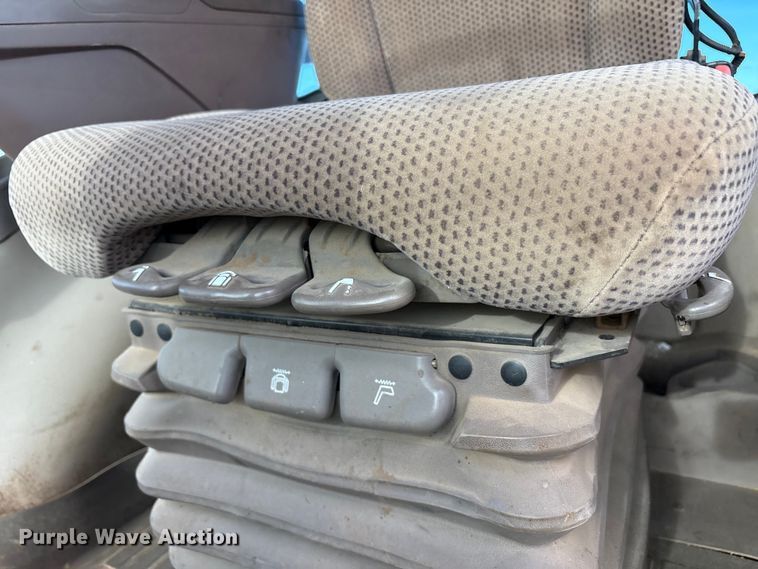 image for item EU4741 2015 John Deere 8270R MFWD tractor