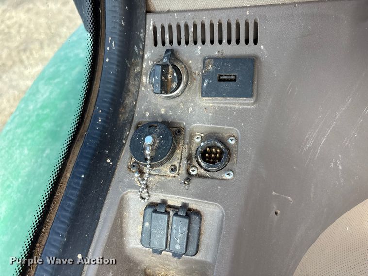 image for item EU4741 2015 John Deere 8270R MFWD tractor