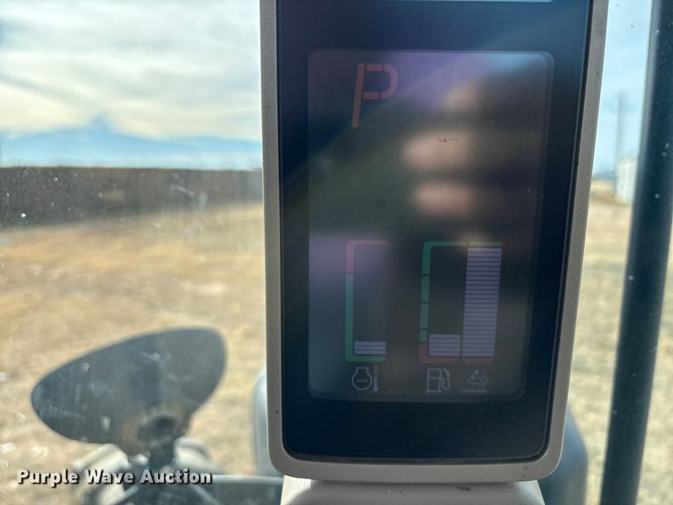 image for item EU4742 2014 John Deere 7210R MFWD tractor