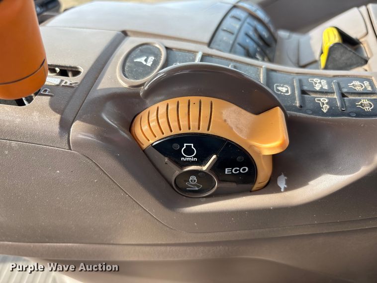 image for item EU4742 2014 John Deere 7210R MFWD tractor