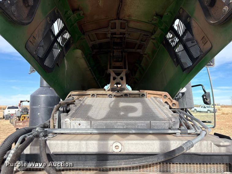 image for item EU4742 2014 John Deere 7210R MFWD tractor