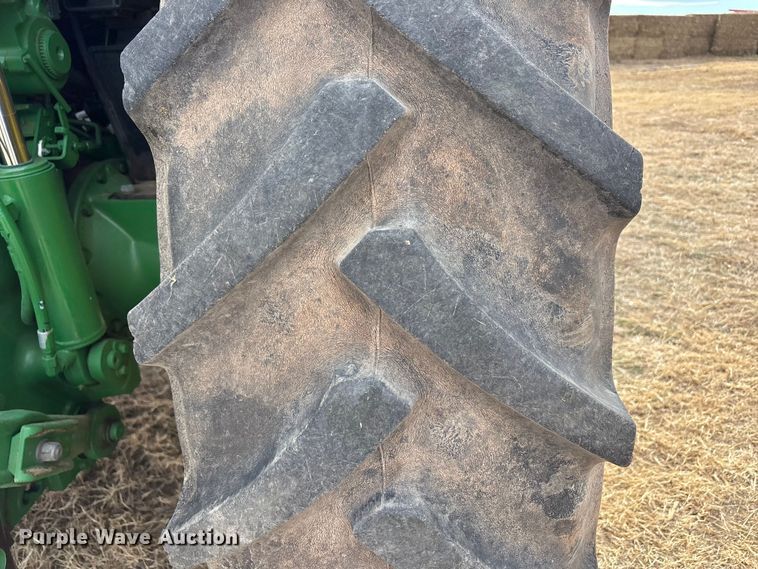 image for item EU4742 2014 John Deere 7210R MFWD tractor