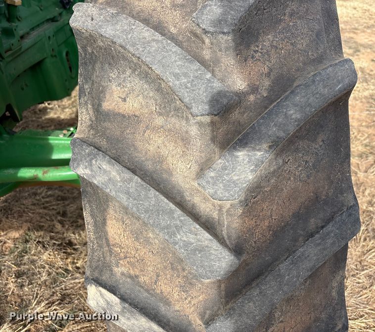 image for item EU4742 2014 John Deere 7210R MFWD tractor