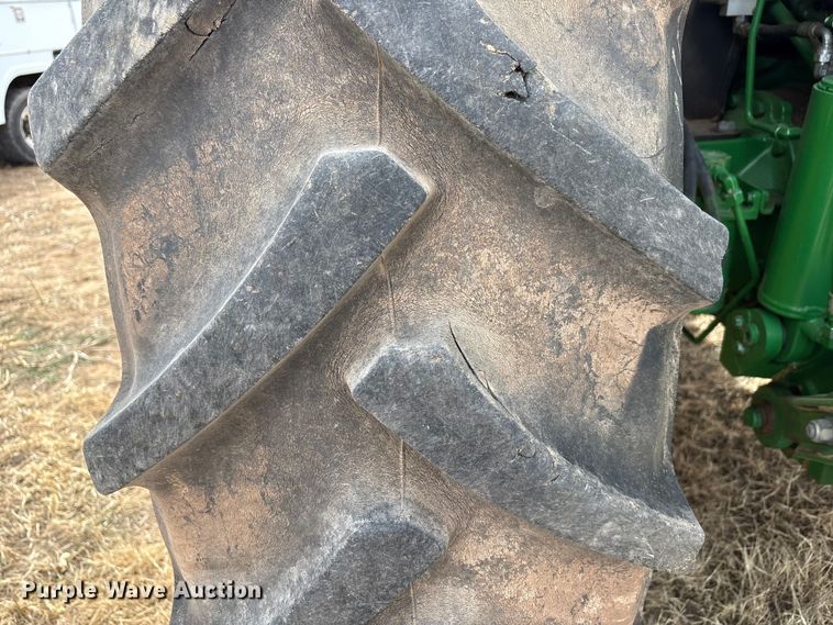 image for item EU4742 2014 John Deere 7210R MFWD tractor