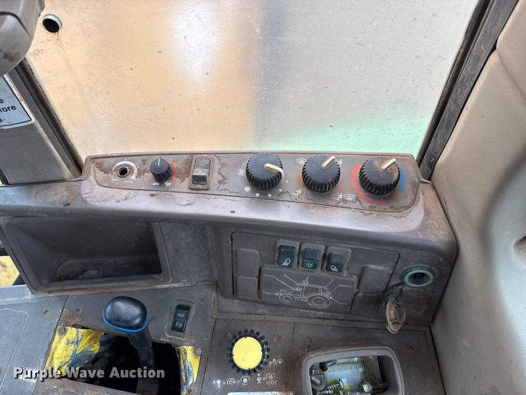 image for item EU5479 2009 John Deere 7130 MFWD tractor