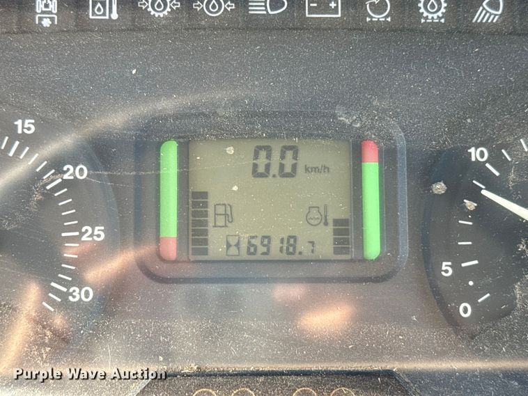 image for item EU5500 2009 John Deere 7330 tractor