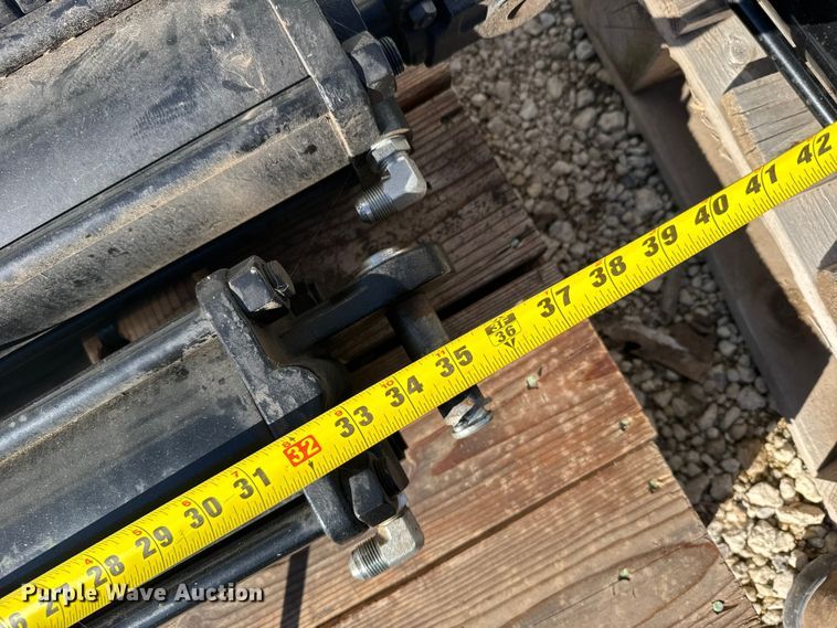 image for item EU6311 (4) hydraulic cylinders