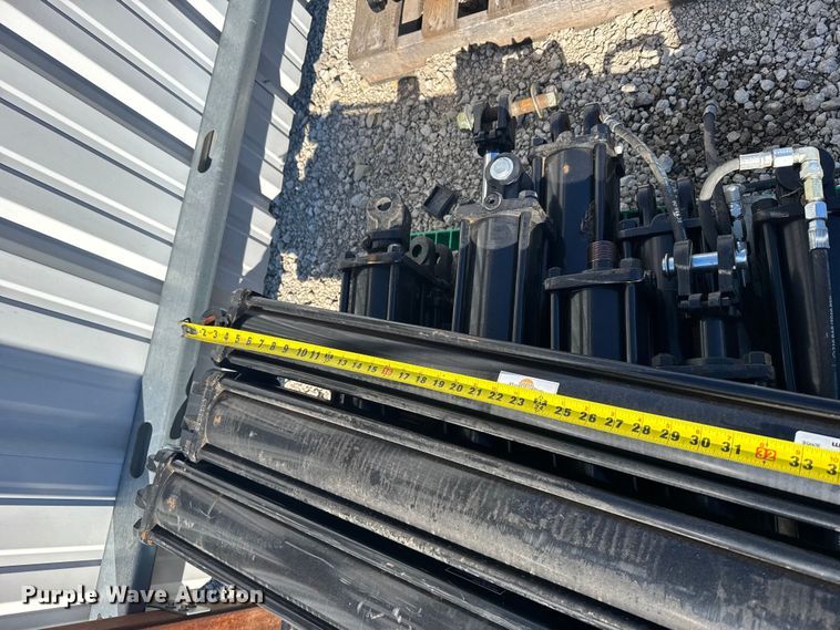 image for item EU6314 (12) hydraulic cylinders