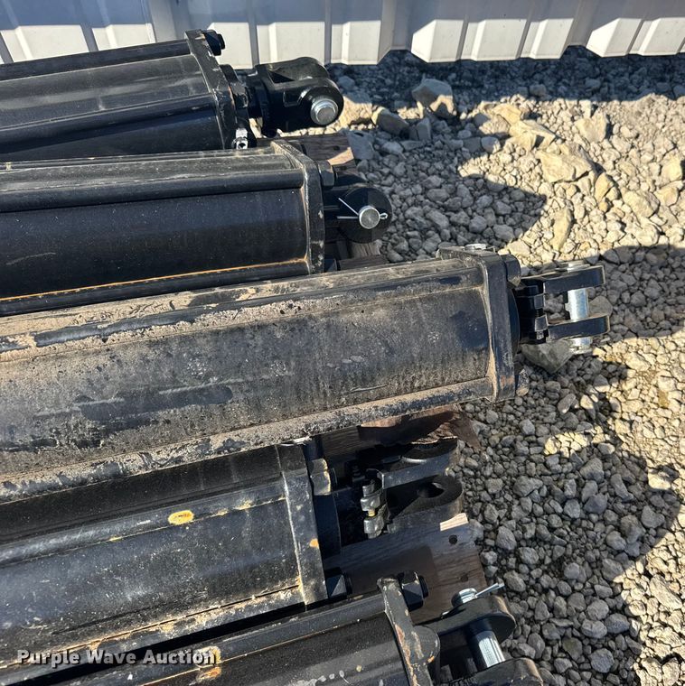 image for item EU6315 (8) hydraulic cylinders