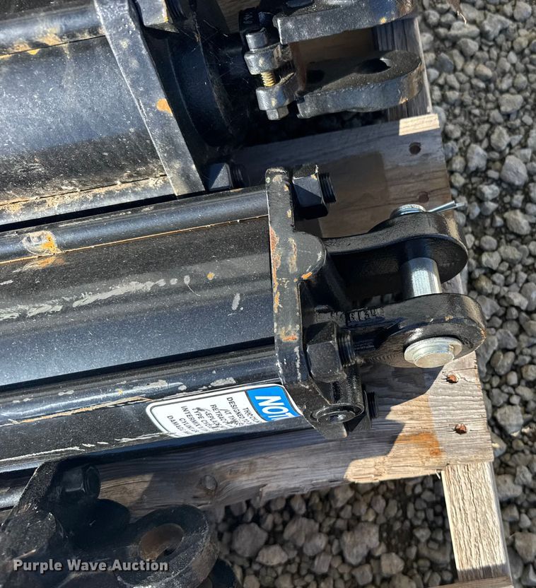 image for item EU6315 (8) hydraulic cylinders