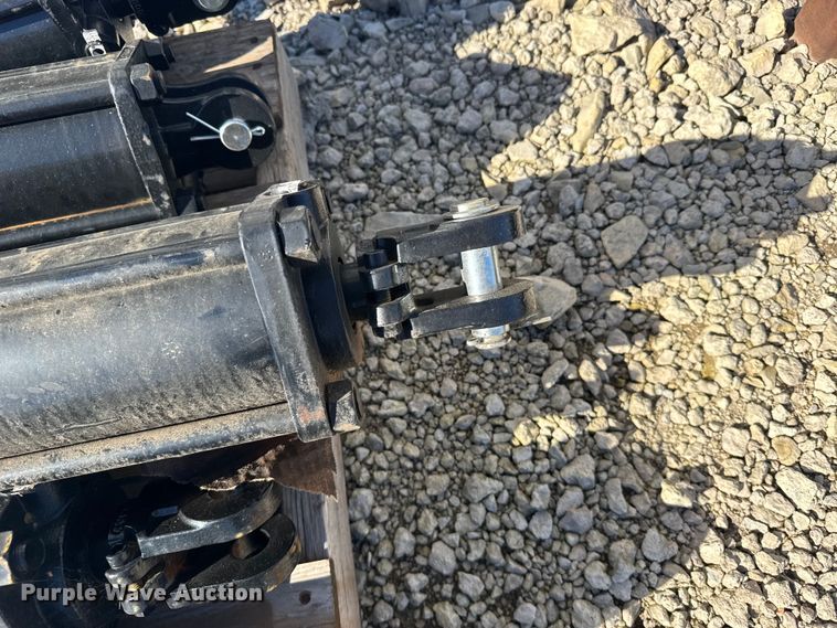 image for item EU6315 (8) hydraulic cylinders