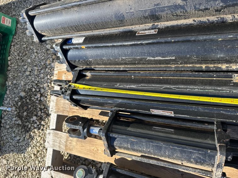 image for item EU6315 (8) hydraulic cylinders