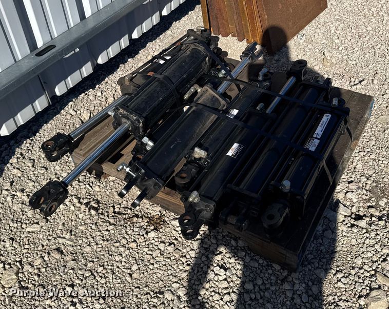 image for item EU6316 (9) hydraulic cylinders