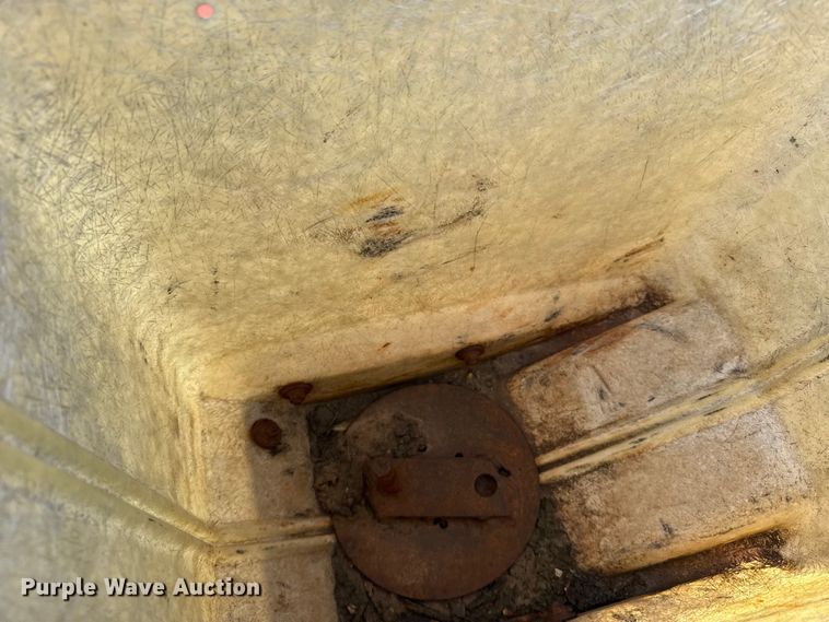 image for item EU6333 International 900 Cyclo Air planter