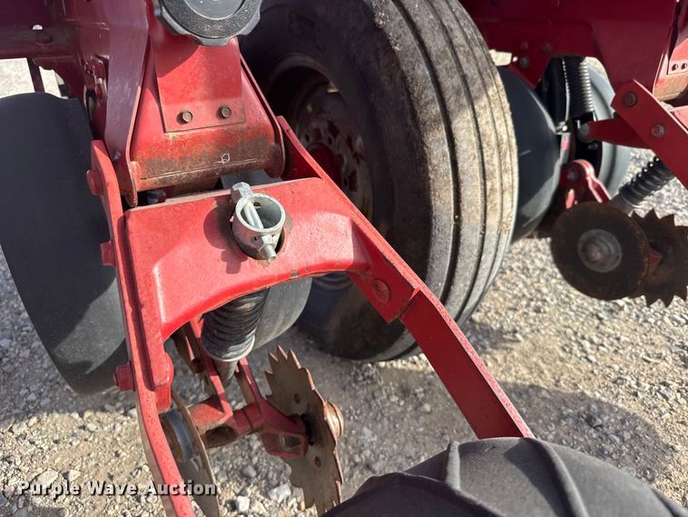 image for item EU6333 International 900 Cyclo Air planter