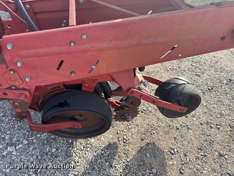 image for item EU6333 International 900 Cyclo Air planter