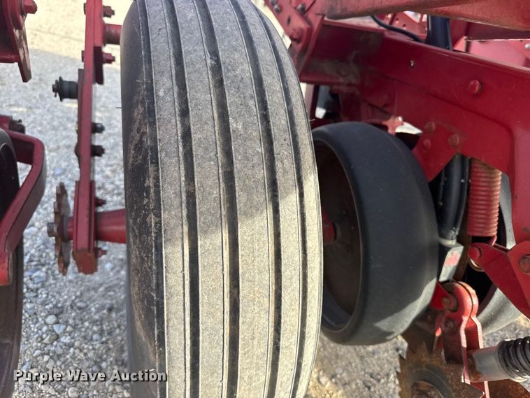 image for item EU6333 International 900 Cyclo Air planter