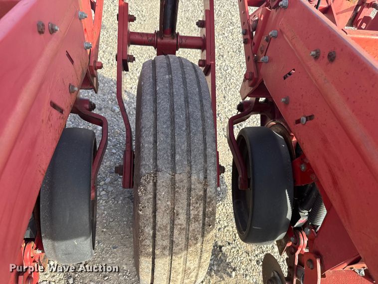 image for item EU6333 International 900 Cyclo Air planter