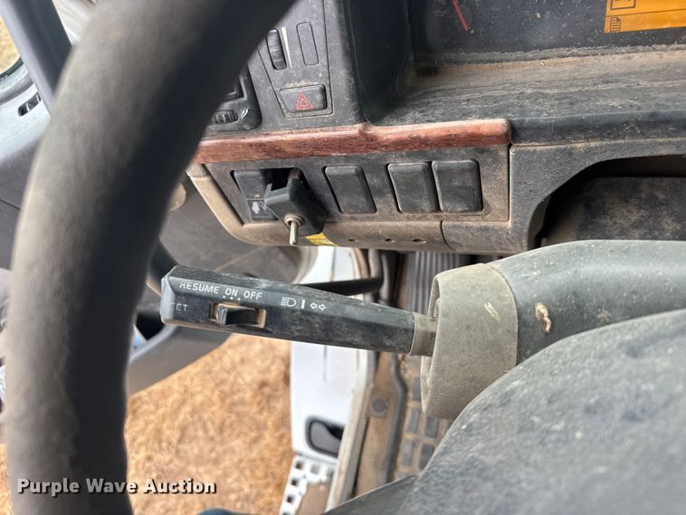 image for item EU6361 2006 Volvo VNL semi truck