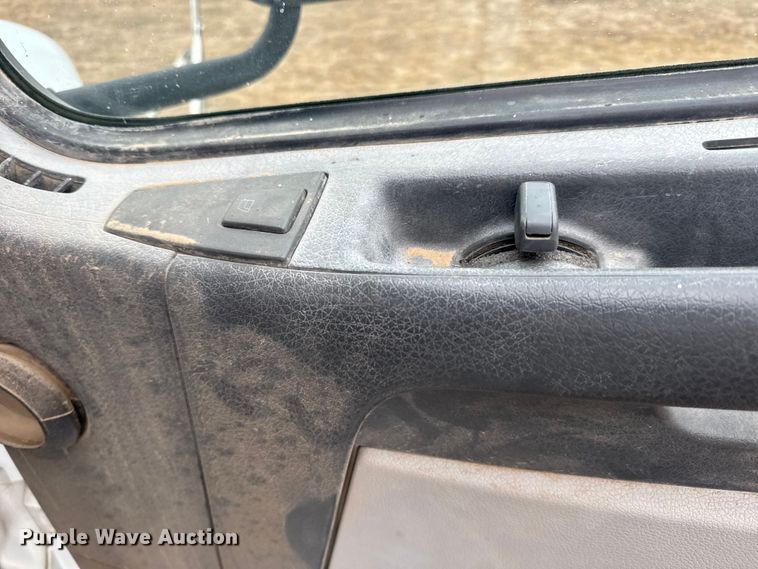 image for item EU6361 2006 Volvo VNL semi truck