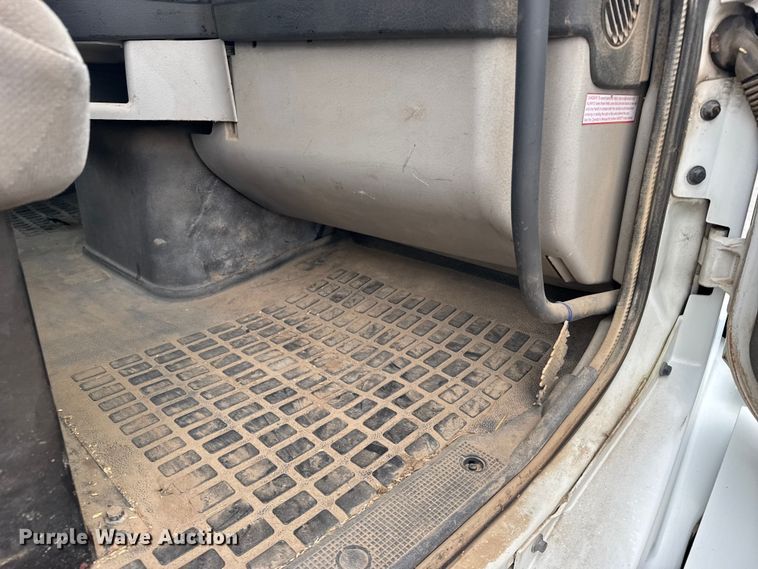 image for item EU6361 2006 Volvo VNL semi truck