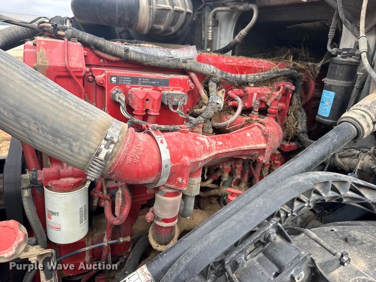 image for item EU6361 2006 Volvo VNL semi truck