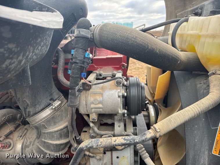 image for item EU6361 2006 Volvo VNL semi truck