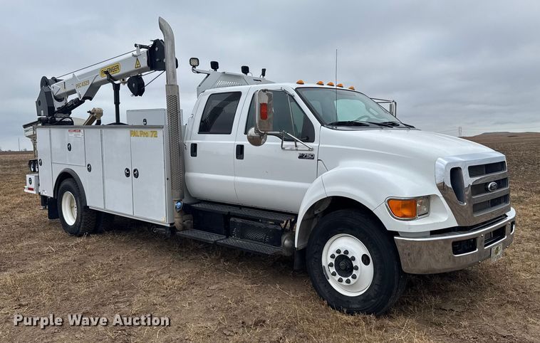 image for item EU6363 2015 Ford F750 Super Duty Crew Cab utility / service truck