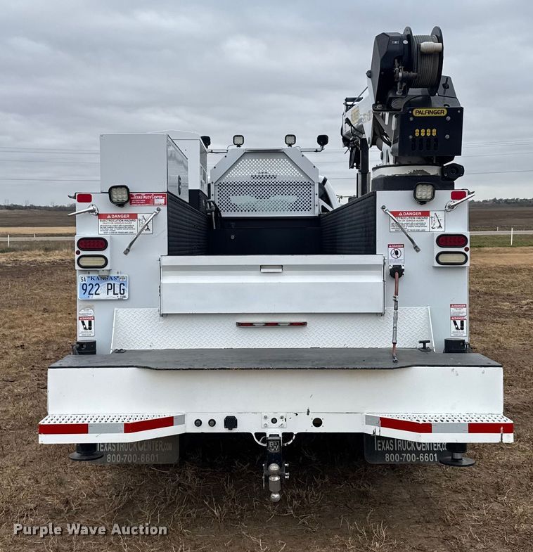 image for item EU6363 2015 Ford F750 Super Duty Crew Cab utility / service truck