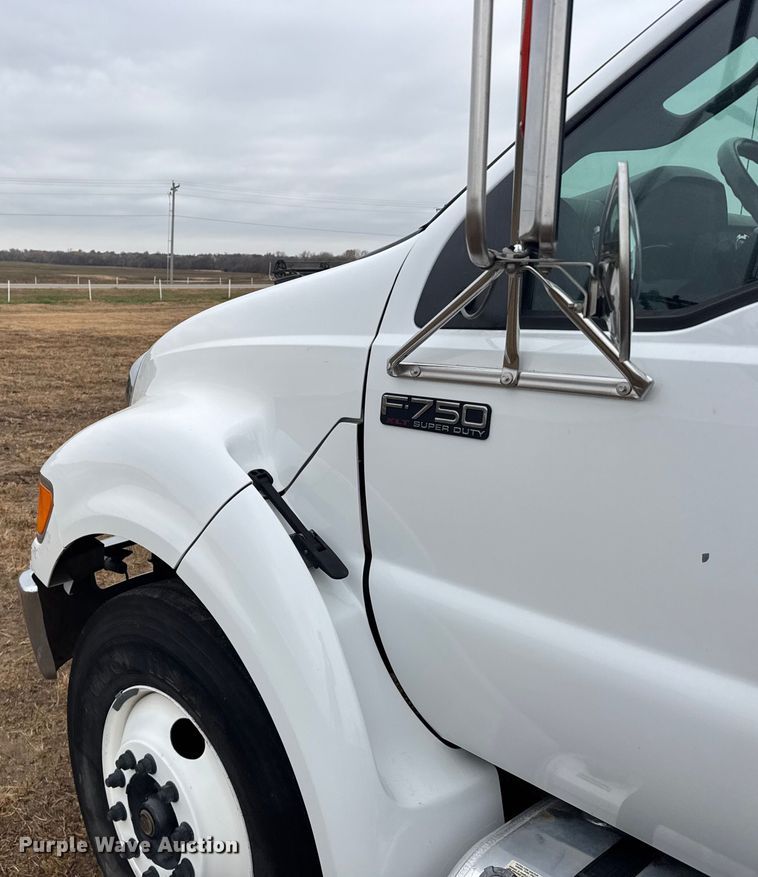 image for item EU6363 2015 Ford F750 Super Duty Crew Cab utility / service truck