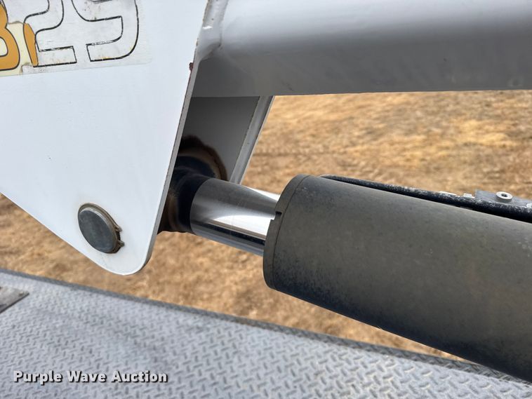 image for item EU6363 2015 Ford F750 Super Duty Crew Cab utility / service truck